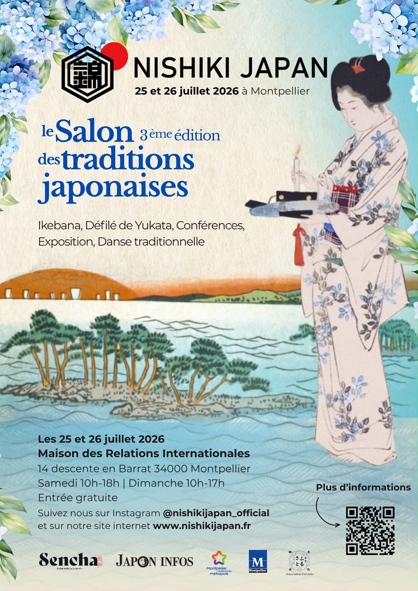 Une femme japonaise habillée d'un yukata se tient debout sous des hortensias.